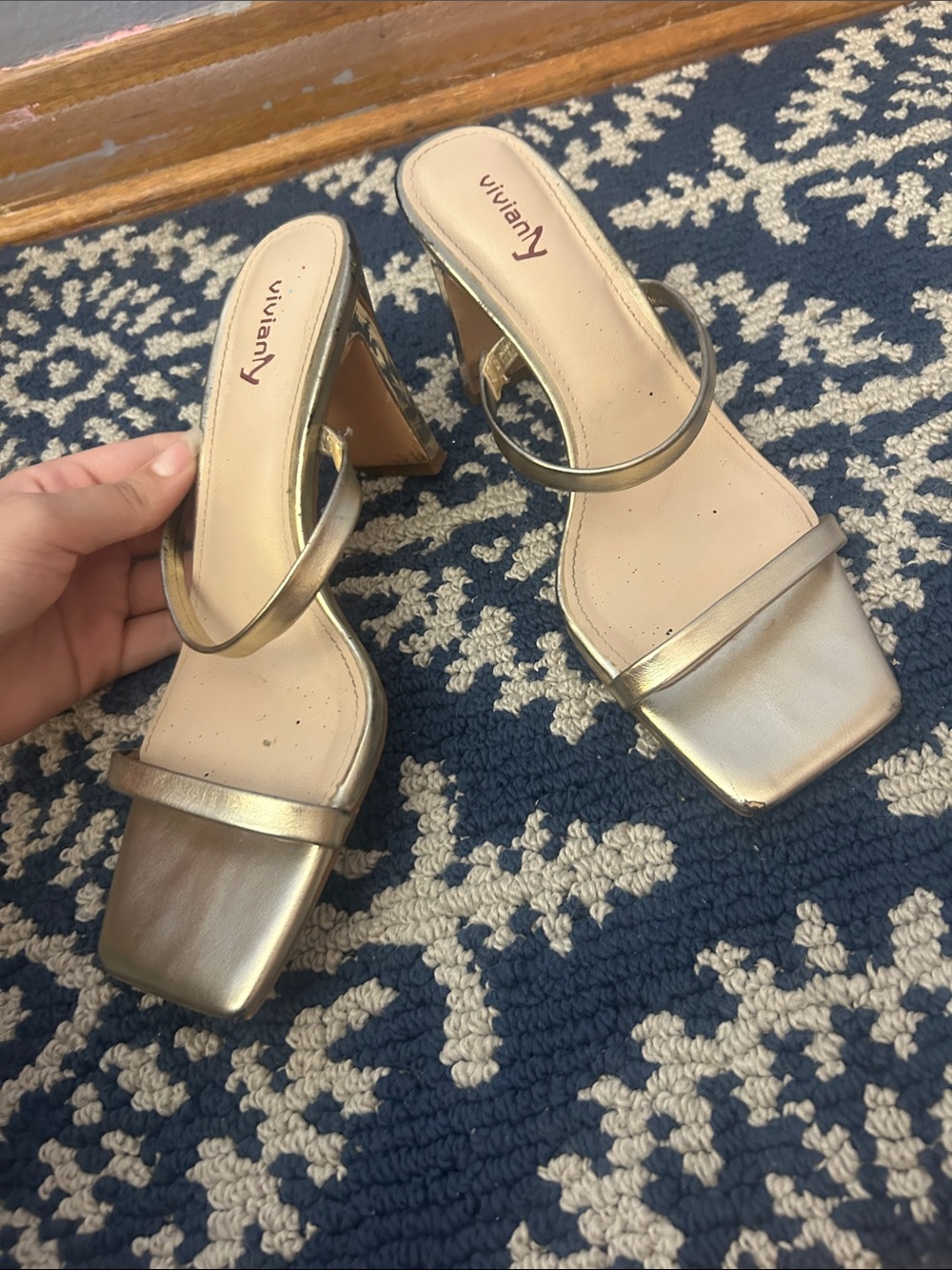 Golden Heels🌟 - Picture 3 of 5